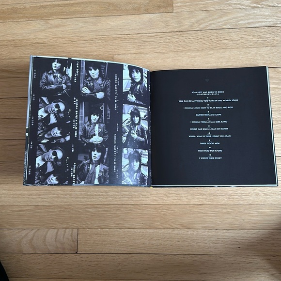 ** SOLD ** 5 for $25 // Joan Jett by Todd Oldham - rare book - Picture 4 of 5